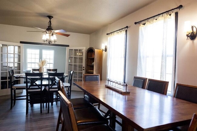 Building Photo - 1901 Harmon Hills Rd