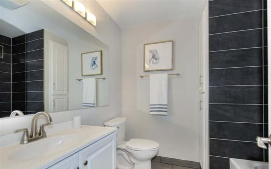 Building Photo - 4028 Hope St