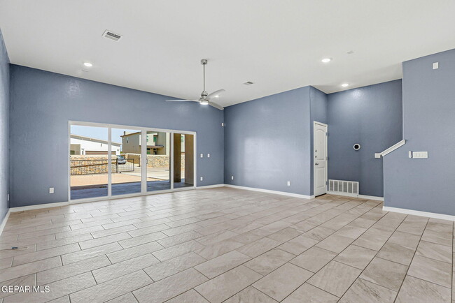 Building Photo - 2300 Sammy Cervantes St
