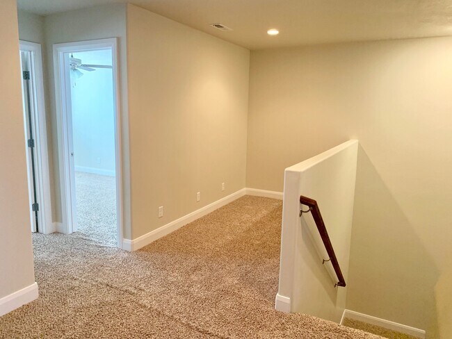 Building Photo - 3-BR/2-BA Townhome in Santa Clara