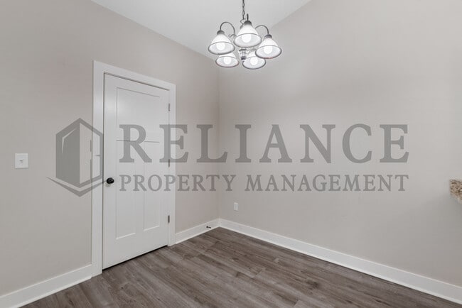 Building Photo - 914 W Onewood Pl