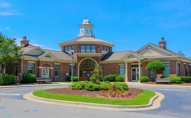 Building Photo - 1212 Sand Pine Dr