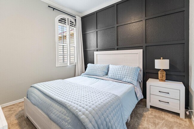 Building Photo - 4890 Bonsai Cir