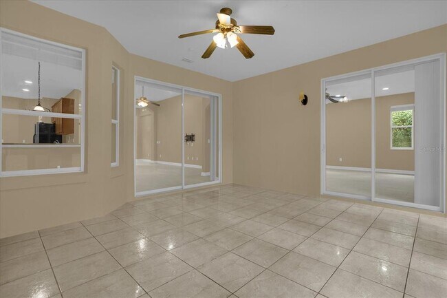 Building Photo - 1043 Via Como Pl