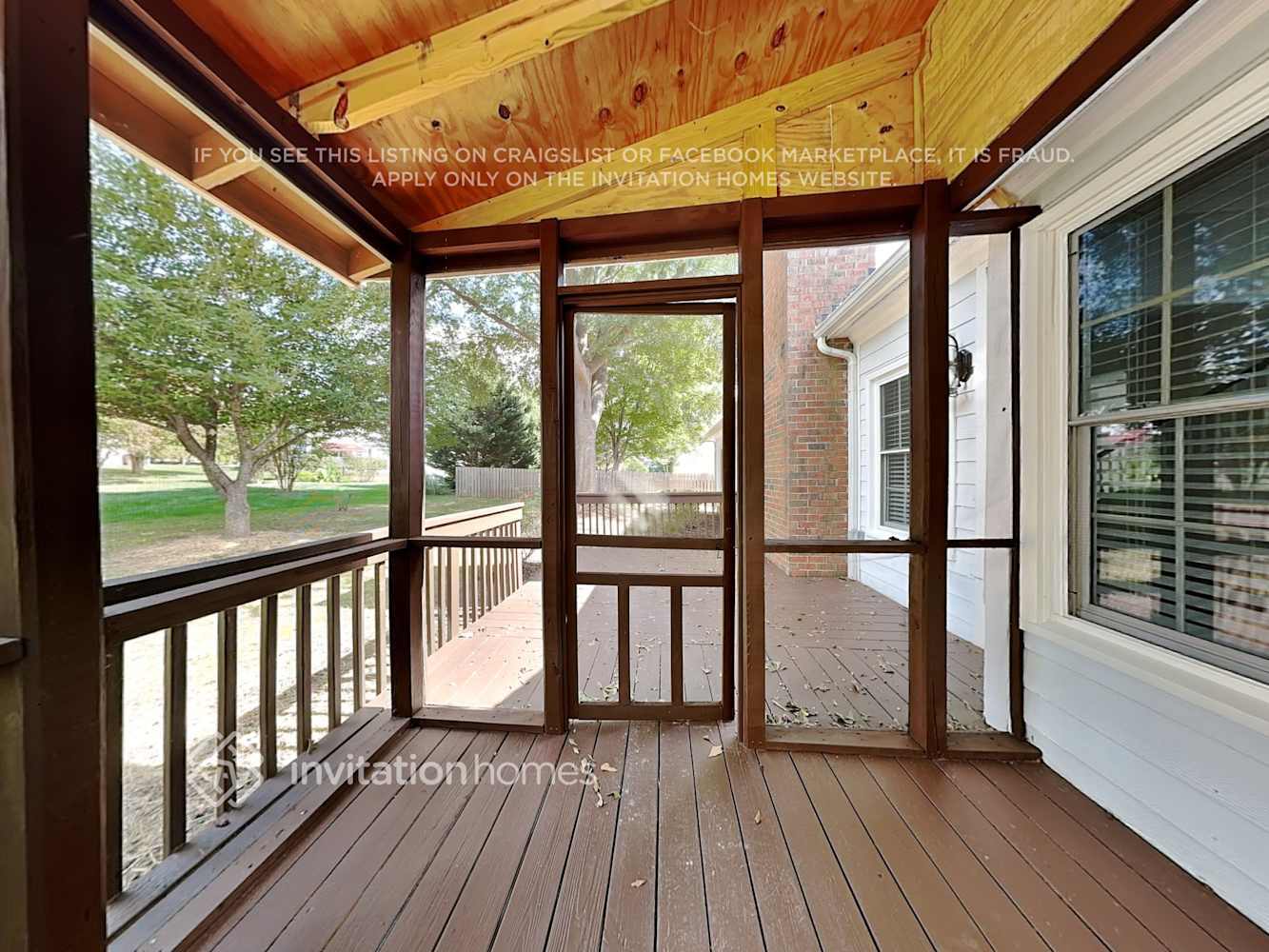 Building Photo - 504 Willowview Dr