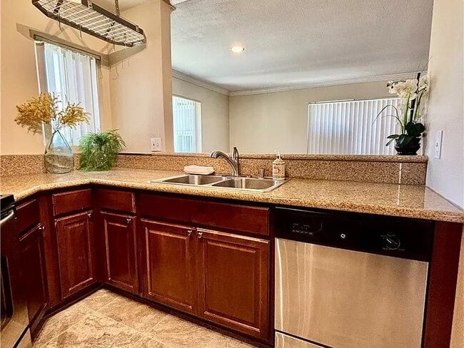 Building Photo - 7405 Charmant Dr