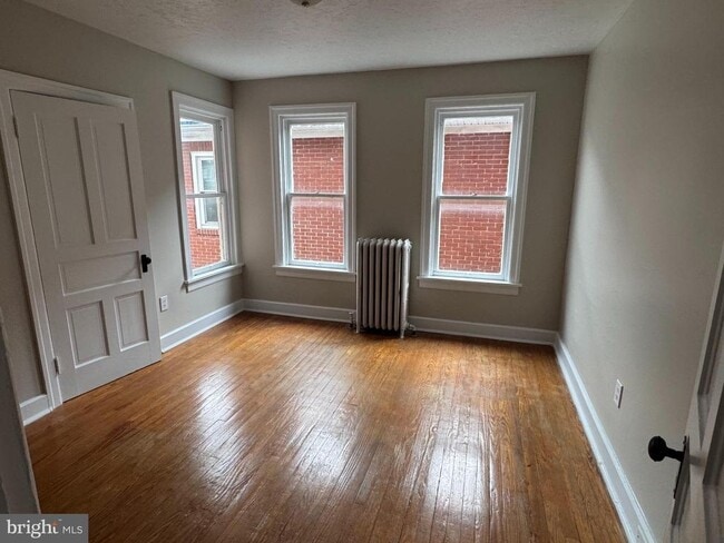 Building Photo - 453 W Middle St