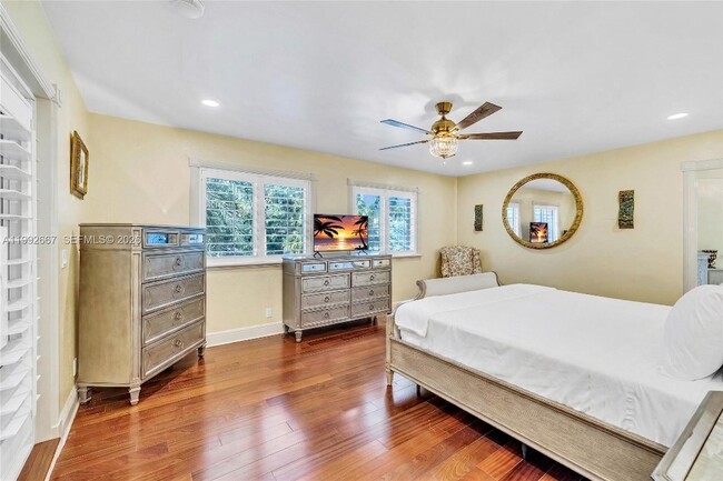 Building Photo - 625 Poinciana Dr