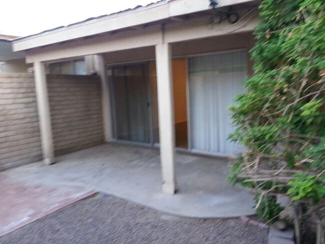 Building Photo - 2 bedroom townhome in Phoenix