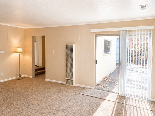 Building Photo - 557 N 400 E
