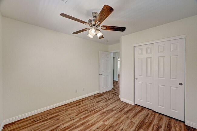 Building Photo - Fully Remodeled 3 Bed/ 2.5 Bath Home For Rent