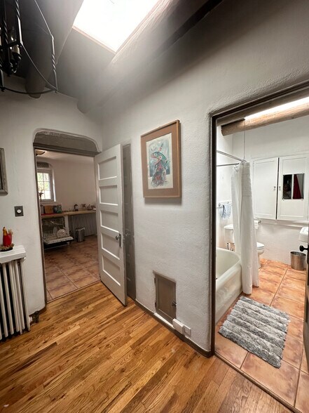 Building Photo - 335 Delgado St