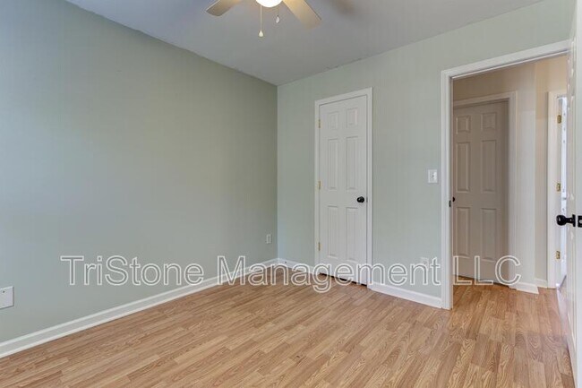 Building Photo - 5724 Henderson Oaks Dr
