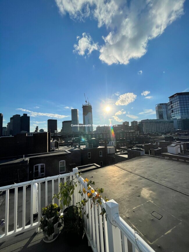 Building Photo - 152 Salem St