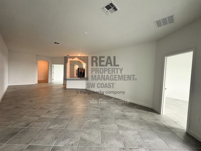 Building Photo - 20501 Hazelnut Ct S