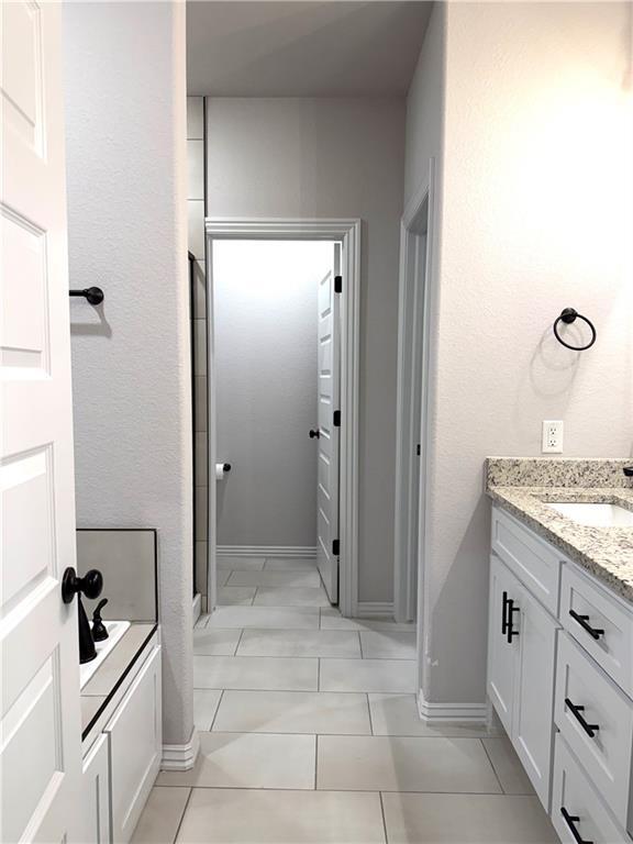 Building Photo - 6003 SW Macasin Ave