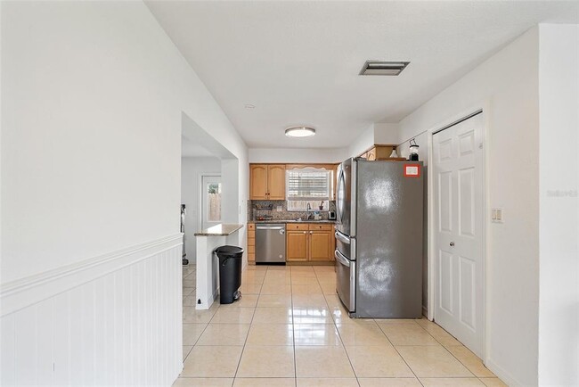 Building Photo - 5542 19th Ave N