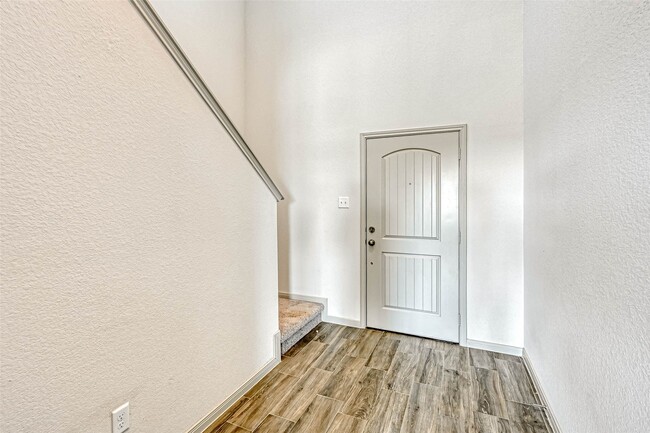 Building Photo - 7910 Cypress Country Dr