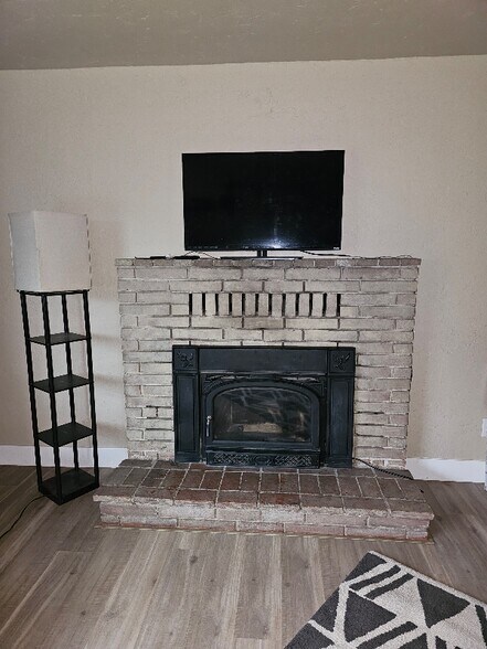 Building Photo - 590 Dee Ct