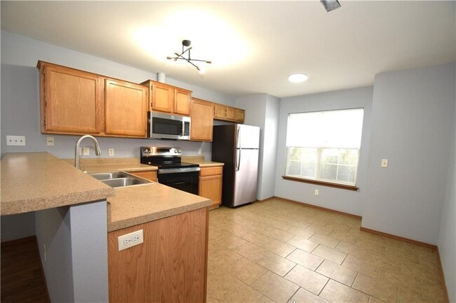 Building Photo - 132 Sage St