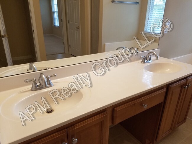 Building Photo - Great  Home in Wood Crest at Lake Carolina