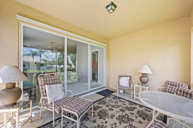Building Photo - 12120 SW Elsinore Dr