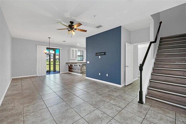 Building Photo - 2471 Seven Oaks Dr