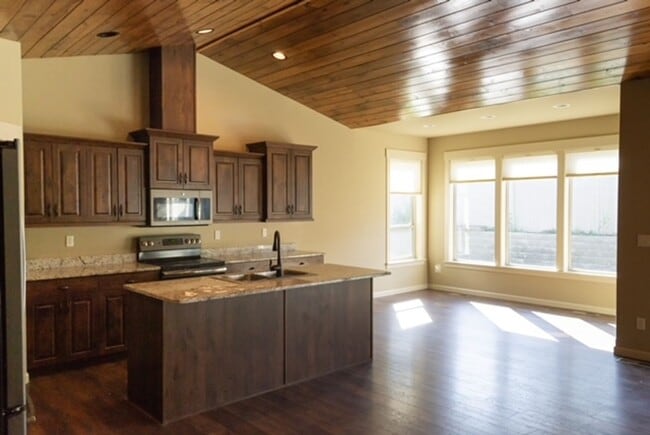 Building Photo - 1722 Brambling Brae Ln