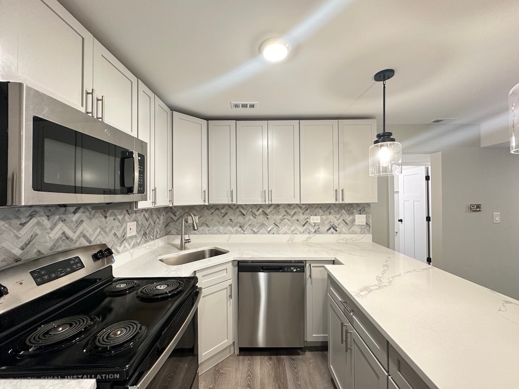 Building Photo - 1225 N LaSalle St