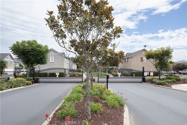 Building Photo - 1425 Crown Cir