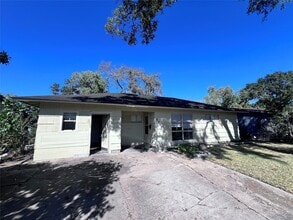 Building Photo - 5831 Belneath St