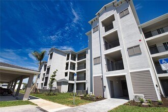 Building Photo - 12280 Wellen Golf St