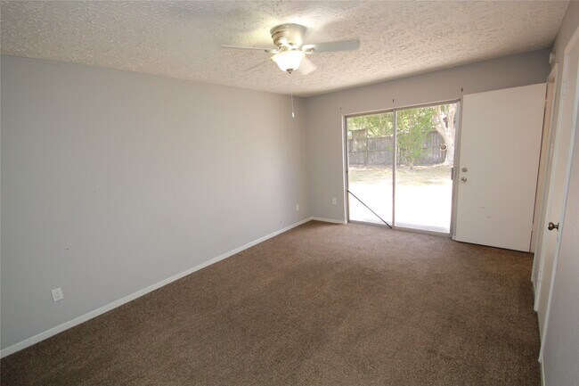 Building Photo - 22619 Braken Carter Ln