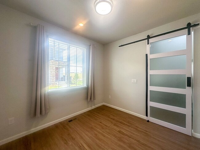 Building Photo - Alder Creek 3bd 2.5ba paired home for rent!
