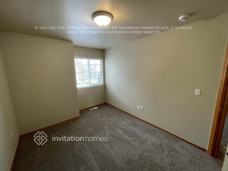 Building Photo - 1811 111th Dr SE