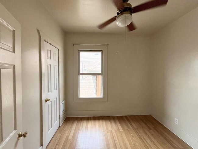 Building Photo - 512-514-514 E 500 S