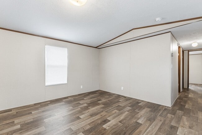 Building Photo - 184 S King Charles Ct