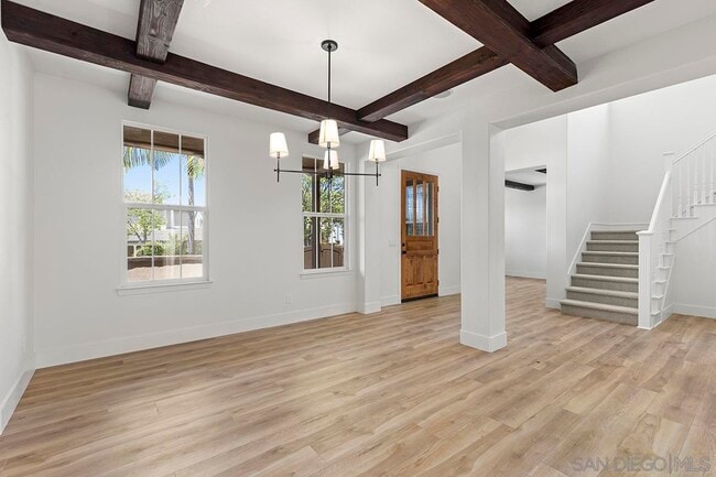 Building Photo - 6338 Huntington Dr