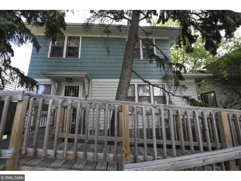 Exterior - 1076 18th Ave SE