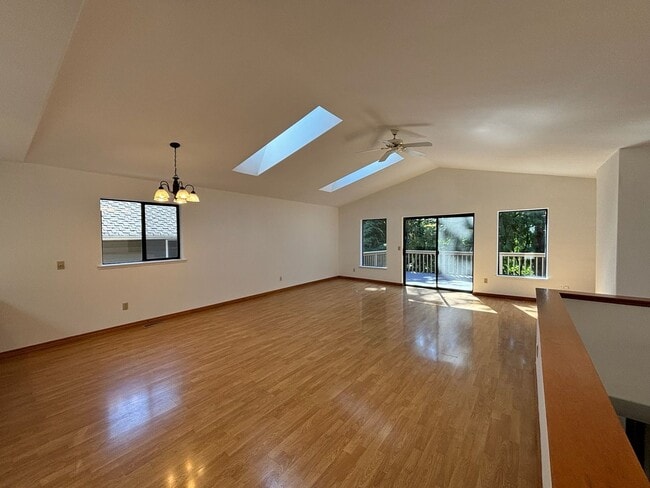 Building Photo - Fanstatic home in Sudden Valley Community!