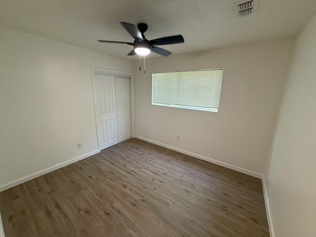 Building Photo - 1222 Tartan Ln