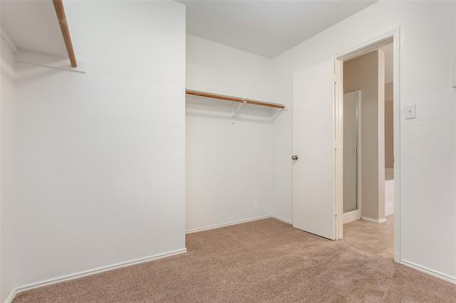 Building Photo - 2700 Peach Dr