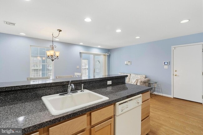 Building Photo - 32 Pebble Beach Ln