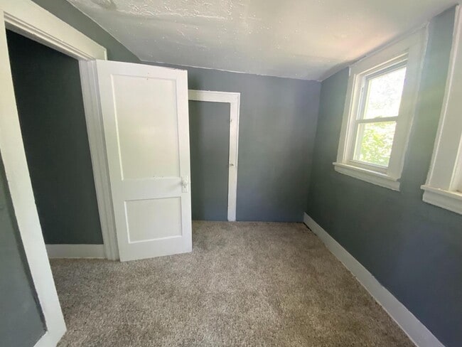 Building Photo - 937 Lawton St