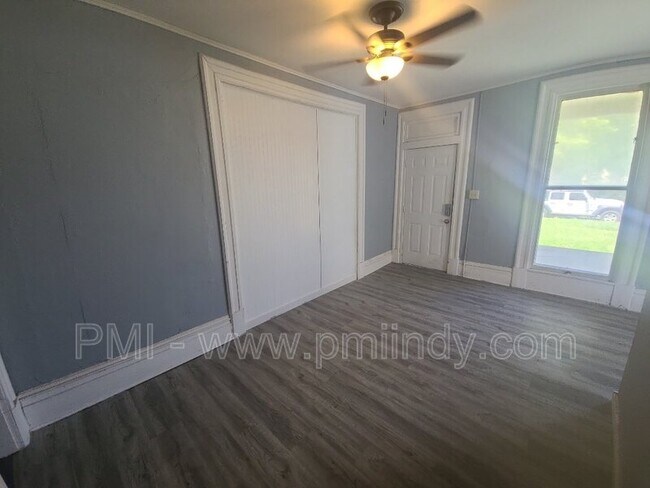 Building Photo - 103 E 2nd St