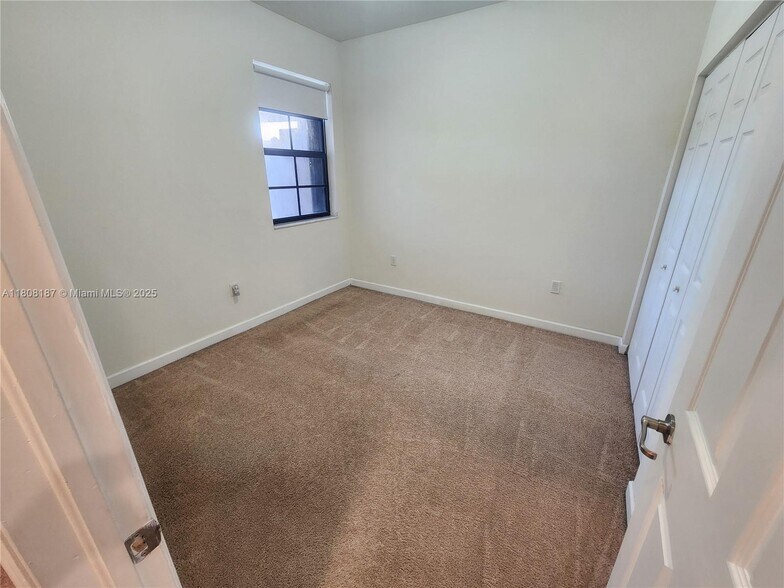 Building Photo - 11549 SW 248th Ter