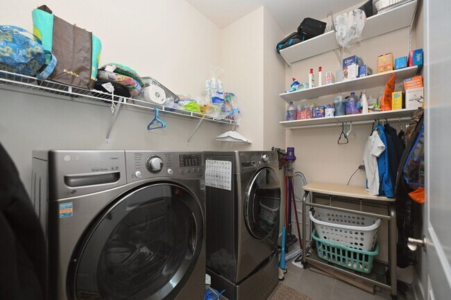 Building Photo - **EXECUTIVE HOME IN WILLIAMSON COUNTY WITH RARE WALK-OUT BASEMENT AND TONS OF STORAGE**