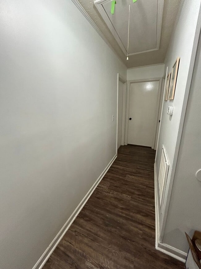 Building Photo - 109 Live Oak Cir