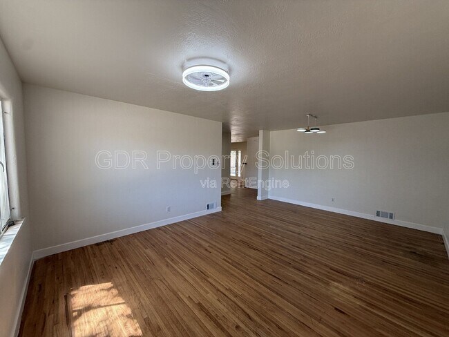 Building Photo - 1317 Espanola St NE