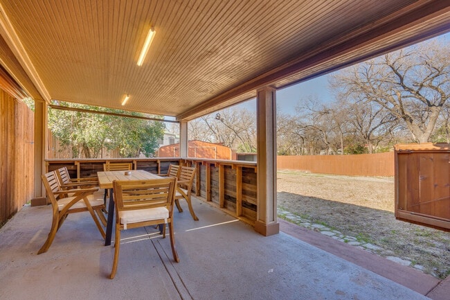 Building Photo - 7809 Claremont Dr